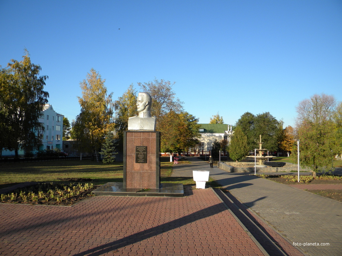 Новый оскол фото. Г новый Оскол Белгородская область. Новый Оскол Белгородская область памятники. Аллея славы новый Оскол. Новый Оскол Оскол памятник танк.