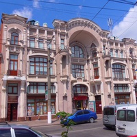 Будинок купця Шполянського (1887), тепер художній музей.