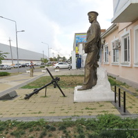 Памятник подвигу военных моряков
