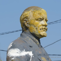 Памятник Ленину налодочной станции