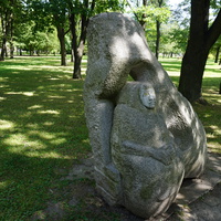 Скульптура в Малоохтинском парке.