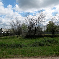 Вид на территорию и сохранившиеся здания винзавода.