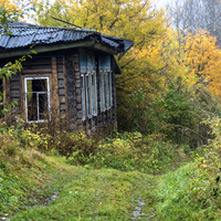 Заброшенный дом в с. Кленовица Орловского района