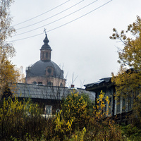 Церковь Воздвижения креста Господня и жилой дом в с. Кленовица Орловского района