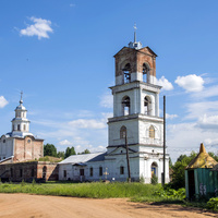 Церковь Казанской иконы Божией Матери в с. Сезенево Зуевского района
