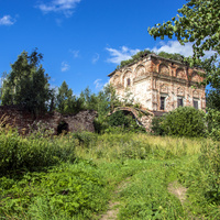 Церковь Всех святых в с. Всехсвятское Белохолуницкого района. Руины