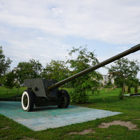 Бульвар Победы, противотанковая пушка МТ-12 Рапира