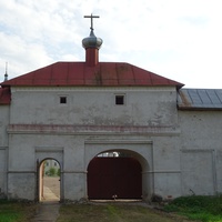 ворота Зеленецкого-Троицкого монастыря