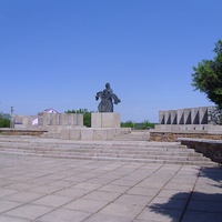 Пам'ятник односельцям, які загинули в роки Великої Вітчизняної війни, в с.Суботів