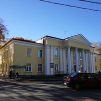 На улице Чкалова.