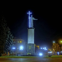 Площадь Александра Поля. Памятник Владимиру Великому