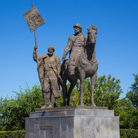 Памятник основателю Симбирска Богдану Хитрово