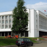 Административное здание на пересечении улиц Ленинской и Шолом-Алейхема