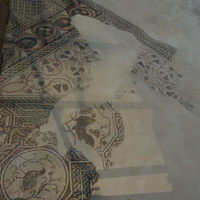 Часть древнего мозаичного пола в храме Рождества Христова