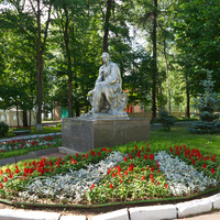Памятник М. Горькову
