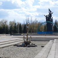 Памятник героям Горловского восстания на площади Революции