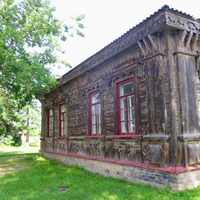 Дерев'яна будівля земської лікарні,урочисте відкриття якої відбулося 9 листопада 1894 року,архітектор Владислав Городецький.