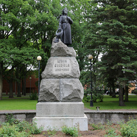 Памятник Лидии Койдула