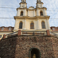 Центральное сооружение Василианского монастыря