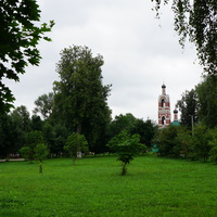 Мемориальный парк, бывшее кладбище в городе Бронницы, Успенская церковь