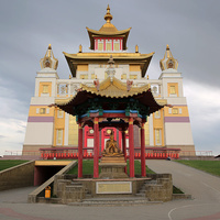 Храм "Золотая обитель Будды Шакьямуни"