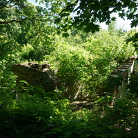 Остатки постройки пионерского лагеря