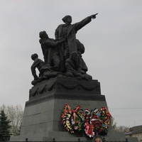 Памятник генералу Михаилу Григорьевичу Ефремову