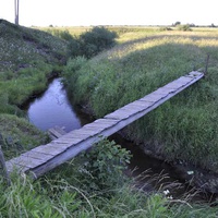 Самодельный мост через ручей