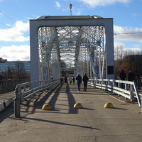 Мост Белелюбского - мост через реку Мсту в черте города Боровичи Новгородской области. Известен как первый арочный мост в России