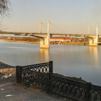 Вид с набережной Волги на автомобильный мост