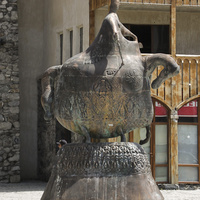 Памятник царице Тамаре в Местиа