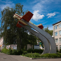 Самолет Як-52 перед зданием РОСТО