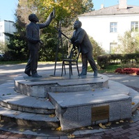 Памятник Циолковскому и Королёву