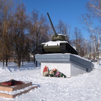 танк Т-34 и вечный огонь в городе
