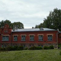 Старое  здание земской больницы