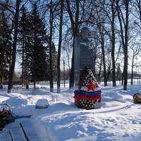 Памятник партизану ВОВ Александру Чекалину