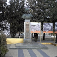 Памятник Н.Д. Гулаеву