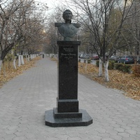 Памятник Францу Де Воллану, инженеру, который проектировал город