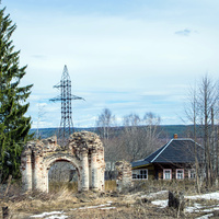Ворота церкви Петра и Павла в селе Петропавловск (Ишлык) Советского района Кировской области