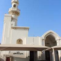 Манама. Мечеть на городском кладбище.
