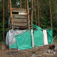 Жилище бездомного на антенных полях
