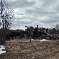 разрушенный дом в д. Васютино