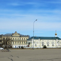 Церковь митрополита Алексия и здание Городской управы