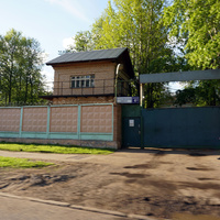 2-й Котляковский переулок, 6. Закрытое учреждение с домами построки середины 1930-х годов