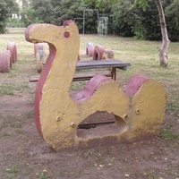 Покров. Двугорбий верблюд. Іграшка для дітей радянських часів. Зустрічається тільки в дворах м. Покров.