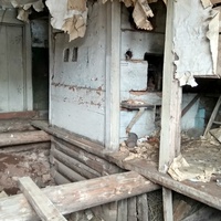 внутри заброшенного дома в д. Николаево