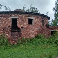 заброшенное здание очистных сооружений в д. Анхимово