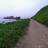 заброшенное судно в Северо-Курильске