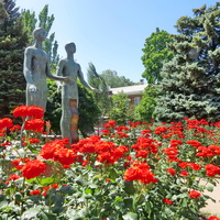 Памятник участникам Таганрогского комсомольского подполья "Клятва Юности"