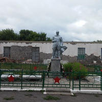 Братская могила советских воинов в селе Кутафино